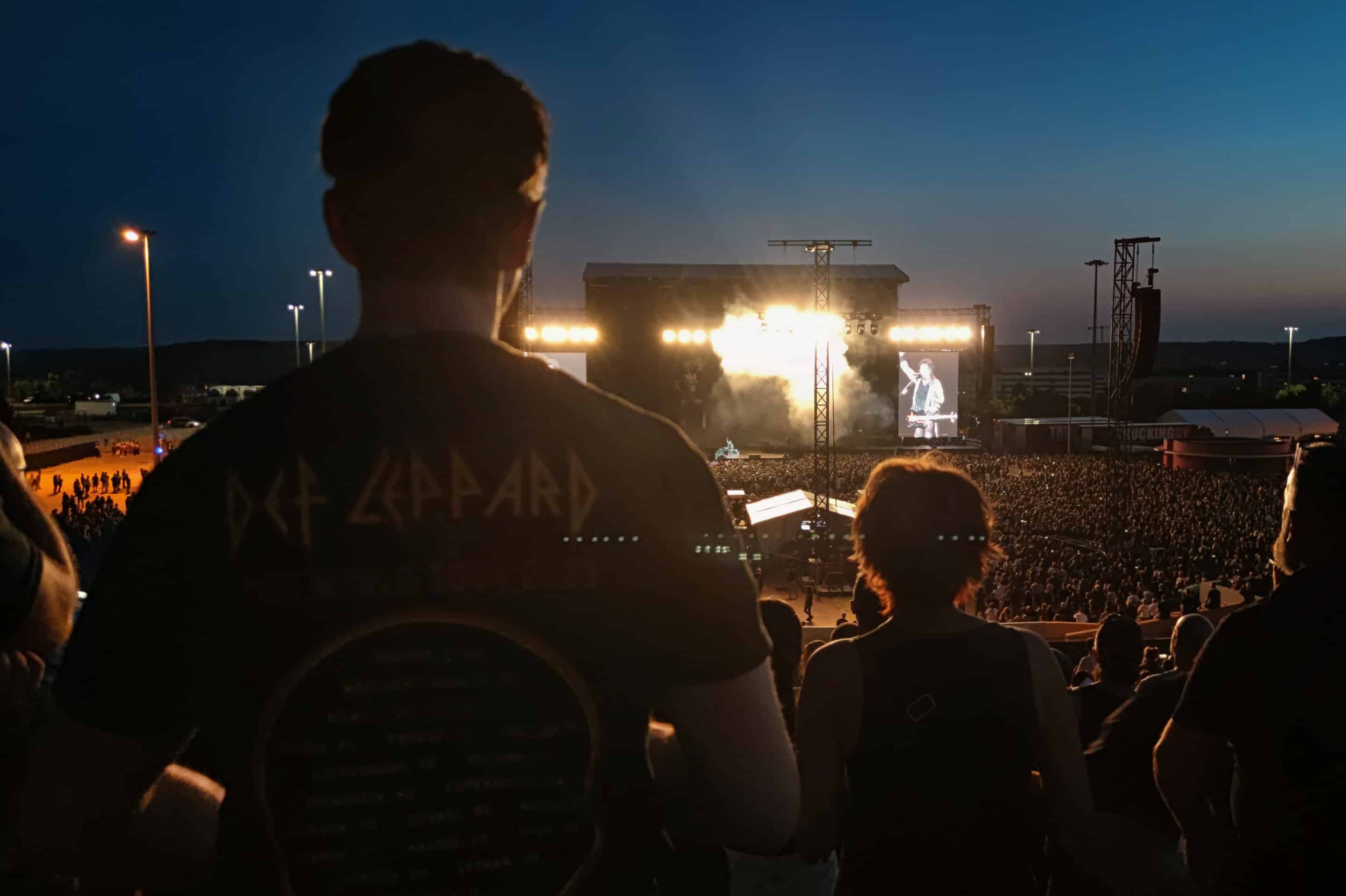 25.000 personas acuden al concierto de Def Leppard y Mötley Crüe