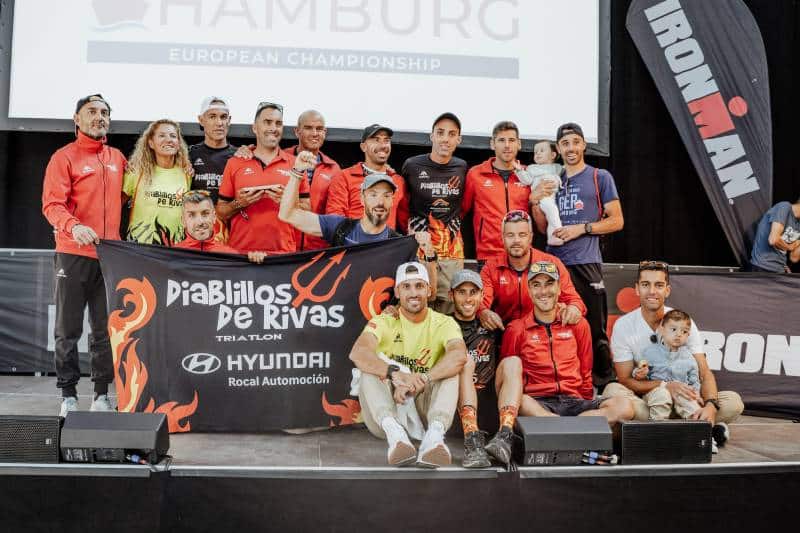 El equipo de Diablillos de Rivas, en el campeonato de Europa de Ironman