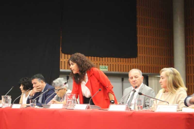 Mónica Carazo, en el momento en el que apoya la candidatura de Aída Castillejo a la alcaldía