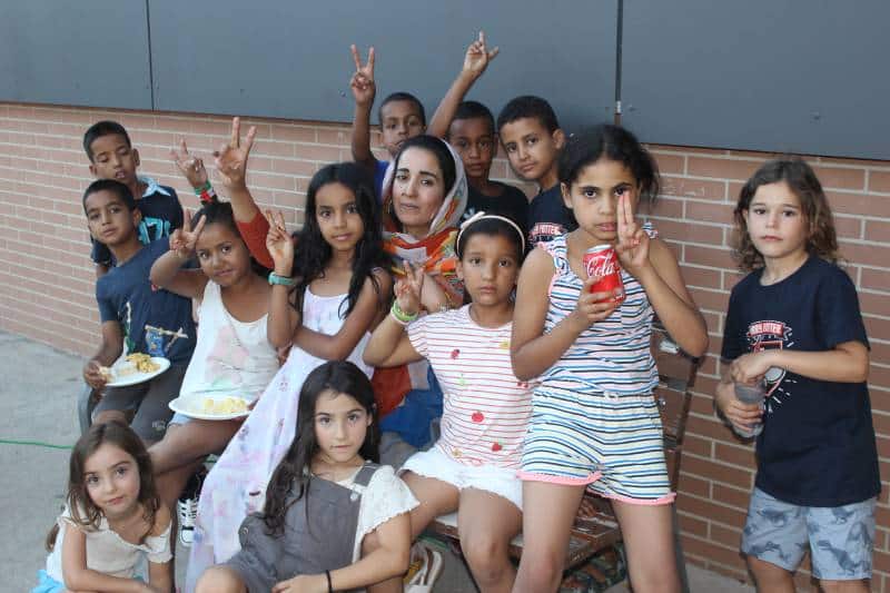 Sonrisas y juegos por doquier en la fiesta de bienvenida a los 21 niños y niñas saharauis de Rivas