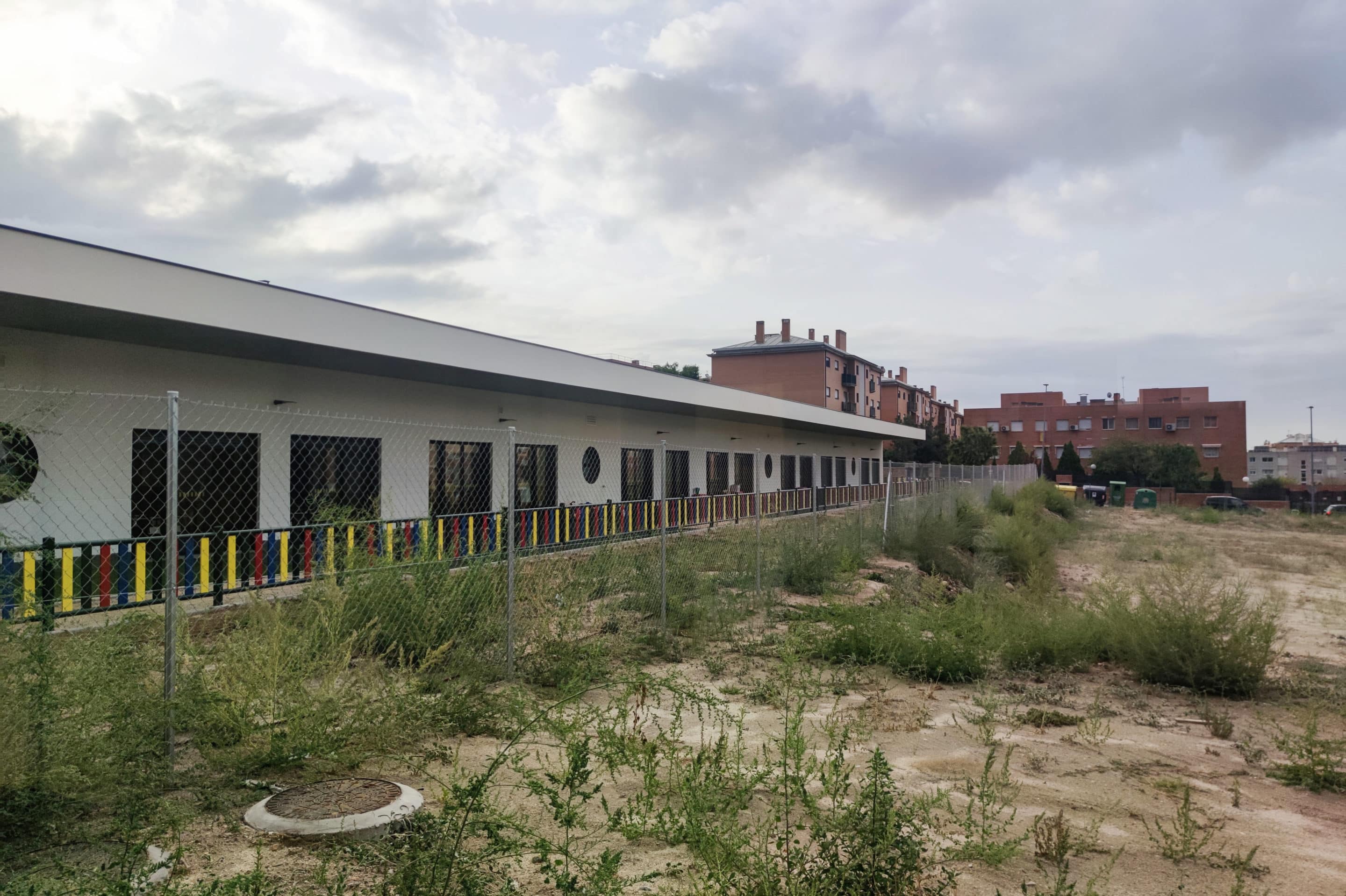 Gran parte de la zona reservada para le colegio sigue siendo un solar