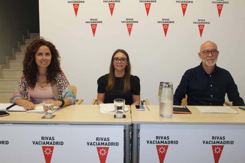 Mónica Carazo, Aída Castillejo y José Luis Alfaro, tras la Junta de Gobierno Local del miércoles 21 de septiembre