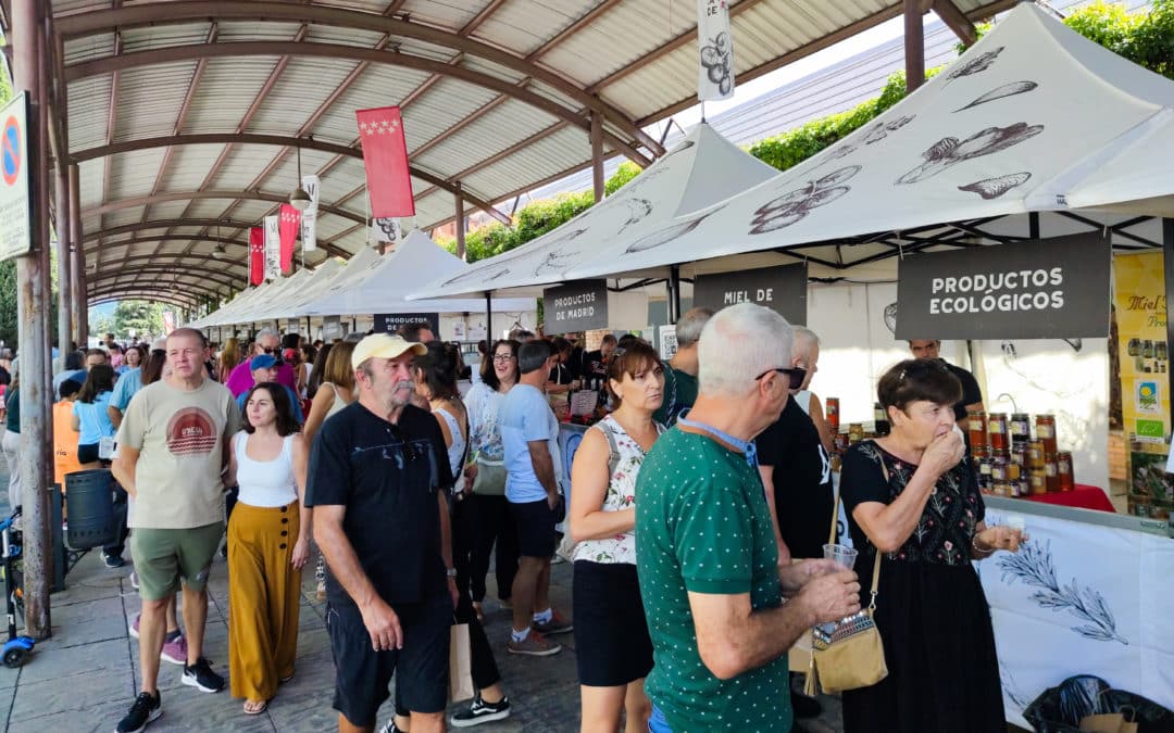 Cientos de personas visitan el mercado ‘La Despensa de Madrid’ en Rivas