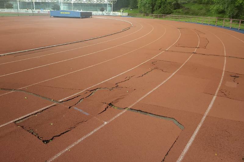 El Ayuntamiento de Rivas va a sustituir el tartán del polideportivo Cerro del Telégrafo