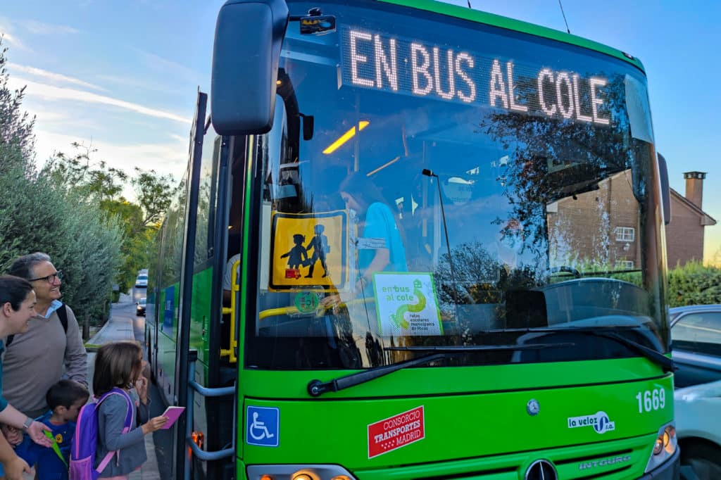 Comienza el programa 'En bus al cole' del Ayuntamiento de Rivas