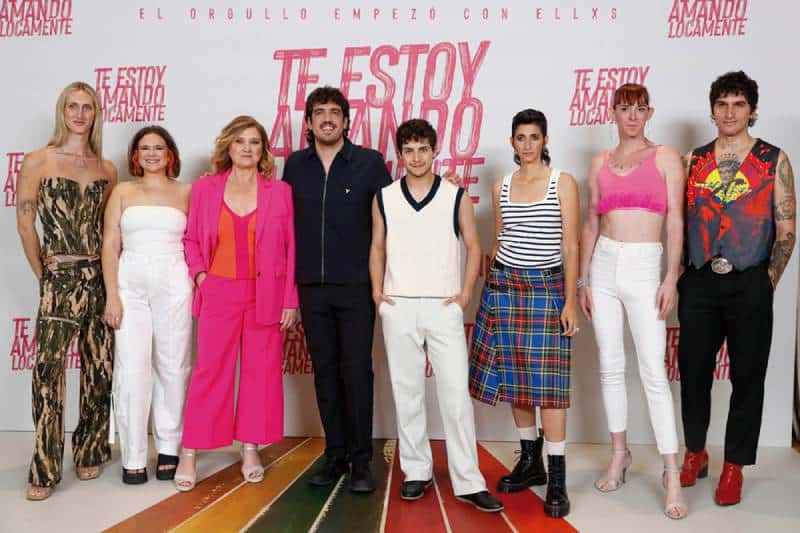 Elenco de 'Te estoy amando locamente', que se proyectará en Rivas dentro del festival LesGai Madrid