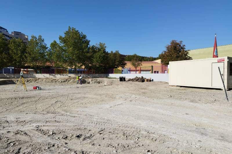 Parcela donde se está construyendo una hamburguesería junto al José Iturzaeta
