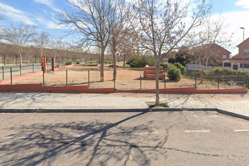 Parque canino de la avenida de los Profesionales de la Sanidad Pública
