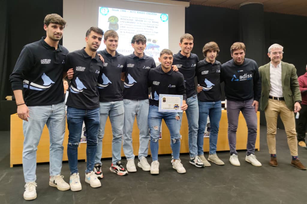 El C.P. Rivas Las Lagunas recibe un reconocimiento por su ascenso a OK Liga