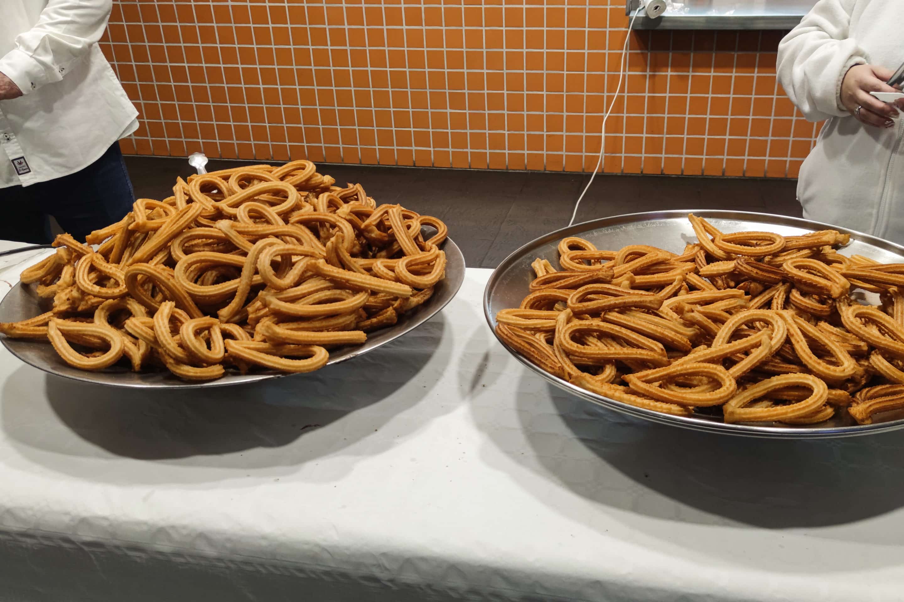 El centro comercial Rivas Centro repartió cientos de churros (foto: Diario de Rivas)