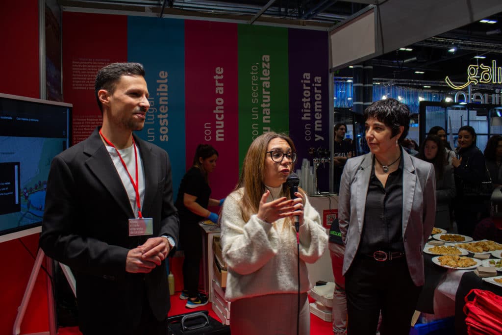 La alcaldesa de Rivas, Aída Castillejo, inaugura el estand de Fitur 2024