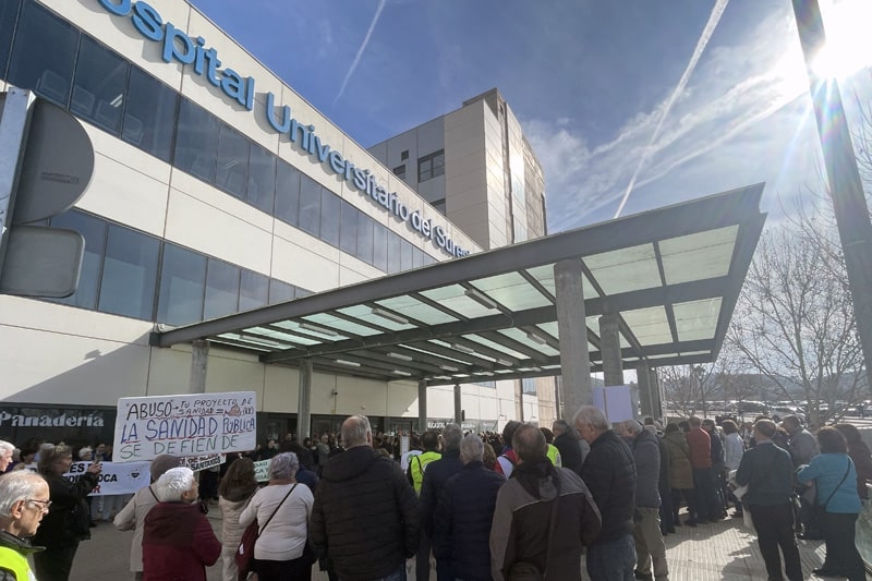 Más de 300 personas se concentran en el Hospital del Sureste contra las políticas sanitarias de la Comunidad de Madrid