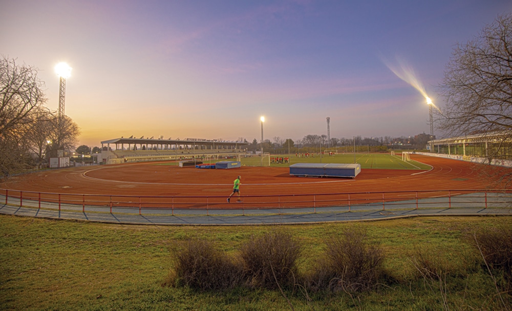 Nueva iluminación en el estadio del polideportivo Cerro del Telégrafo