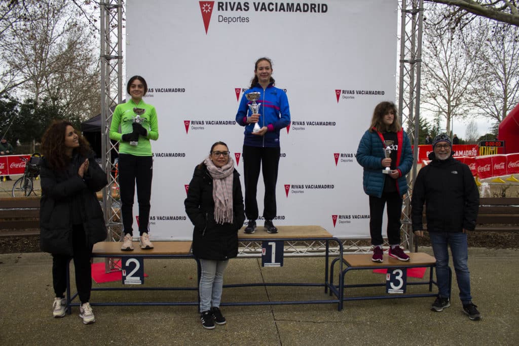 Aída Castillejo, Mónica Carazo y José Luis Alfaro entregaron los trofeos