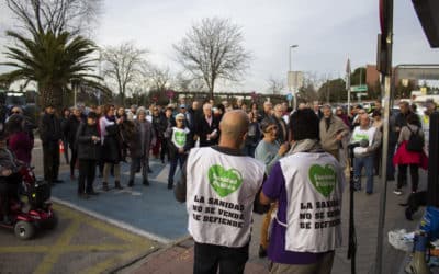 Varias decenas de personas se manifiestan en Rivas en defensa de la sanidad pública