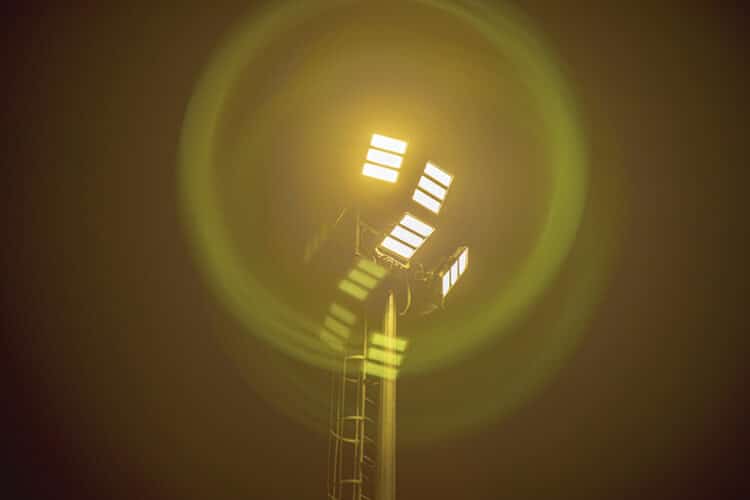 Nueva torreta de luz en el polideportivo Cerro del Telégrafo