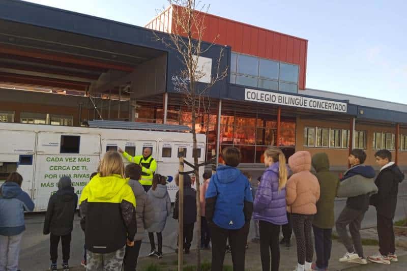 Actividad de educación ambiental de Rivamadrid en la CEM Hipatia