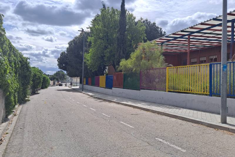 La nueva zona estancial del colegio Mario Benedetti dejará solo un carril de emergencias