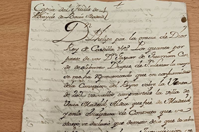 Copia del año 1703 del título de nombramiento de alcaide de Vaciamadrid al Conde Duque de Olivares (fuente: AGP, (1703), Signatura General de Cajas, Buen Retiro, 11735, Exp. 7).