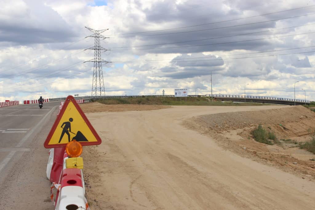 La futura rotonda sobre el puente de la M-823 para conectar con la M-50