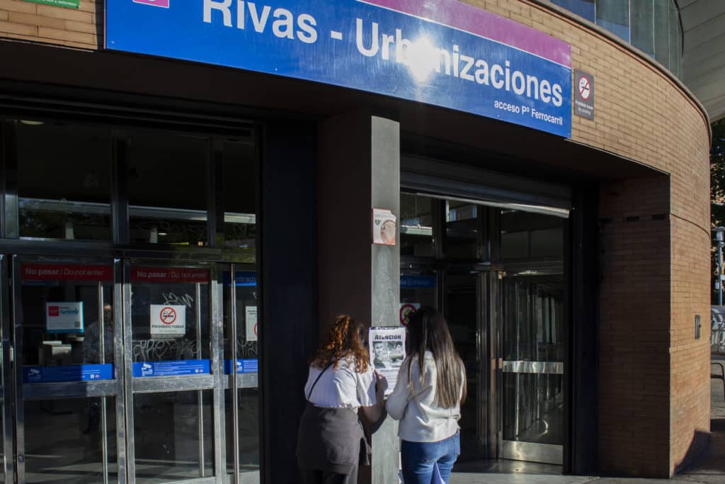 Durante la batida se pegaron y repartieron carteles con la cara de Esteban