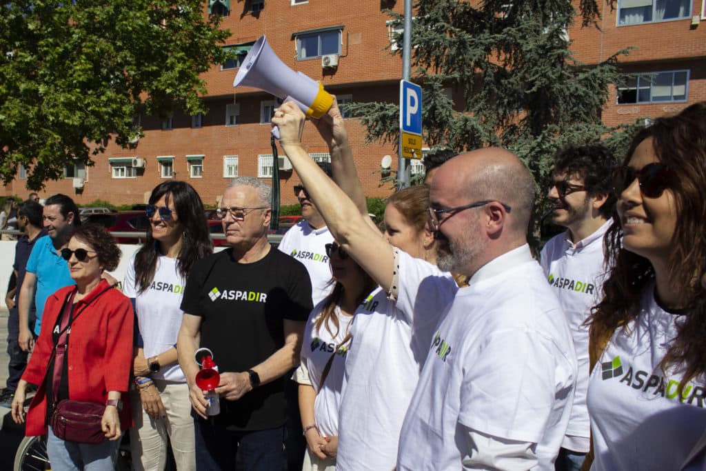 La consejera de Servicios Sociales, Ana Dávila, dio la salida a la carrera por la inclusión de Aspadir