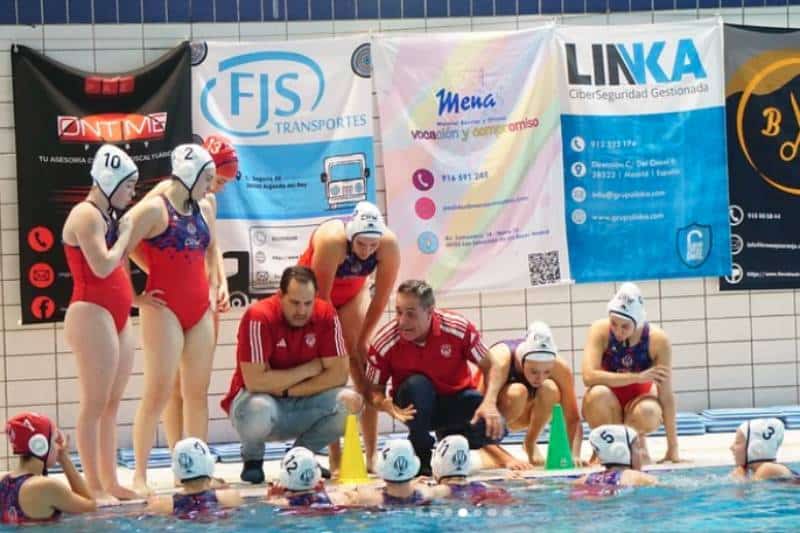 El Club Waterpolo Ciudad de Rivas, durante el partido decisivo por el ascenso a 1ªDivisión