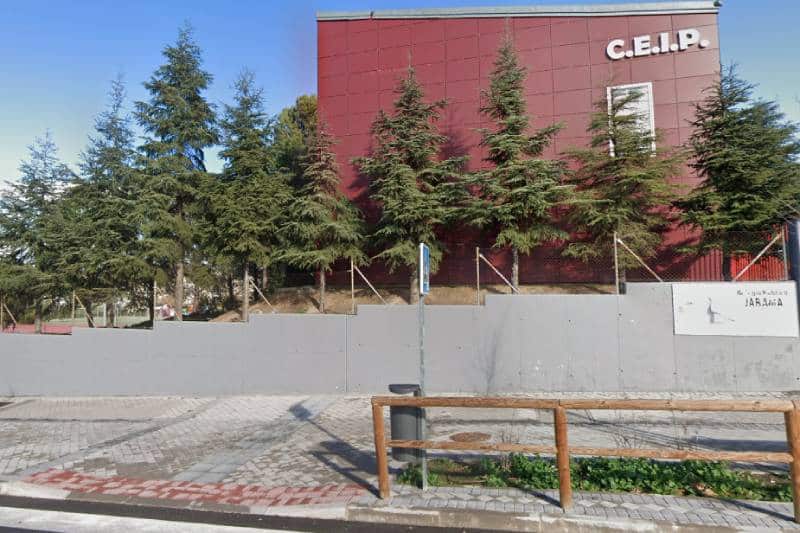 Muro perimetral del colegio Jarama