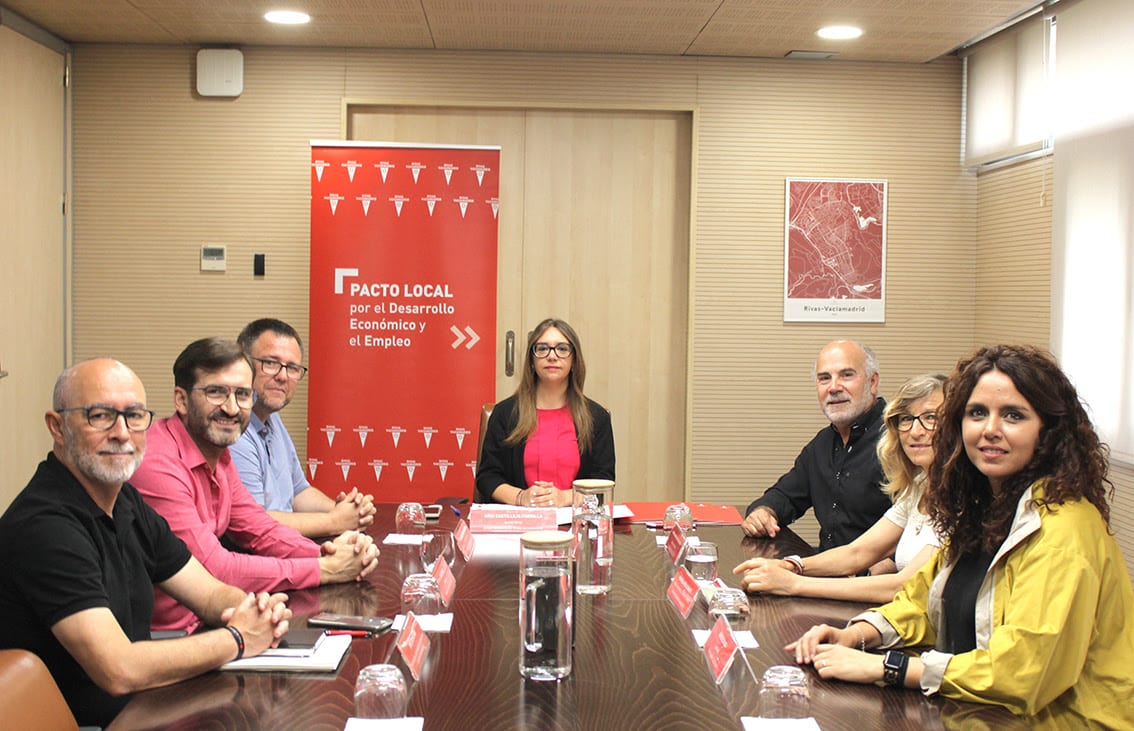 Los firmantes del Pacto Local por el Desarrollo Económico y el Empleo 2024 de Rivas
