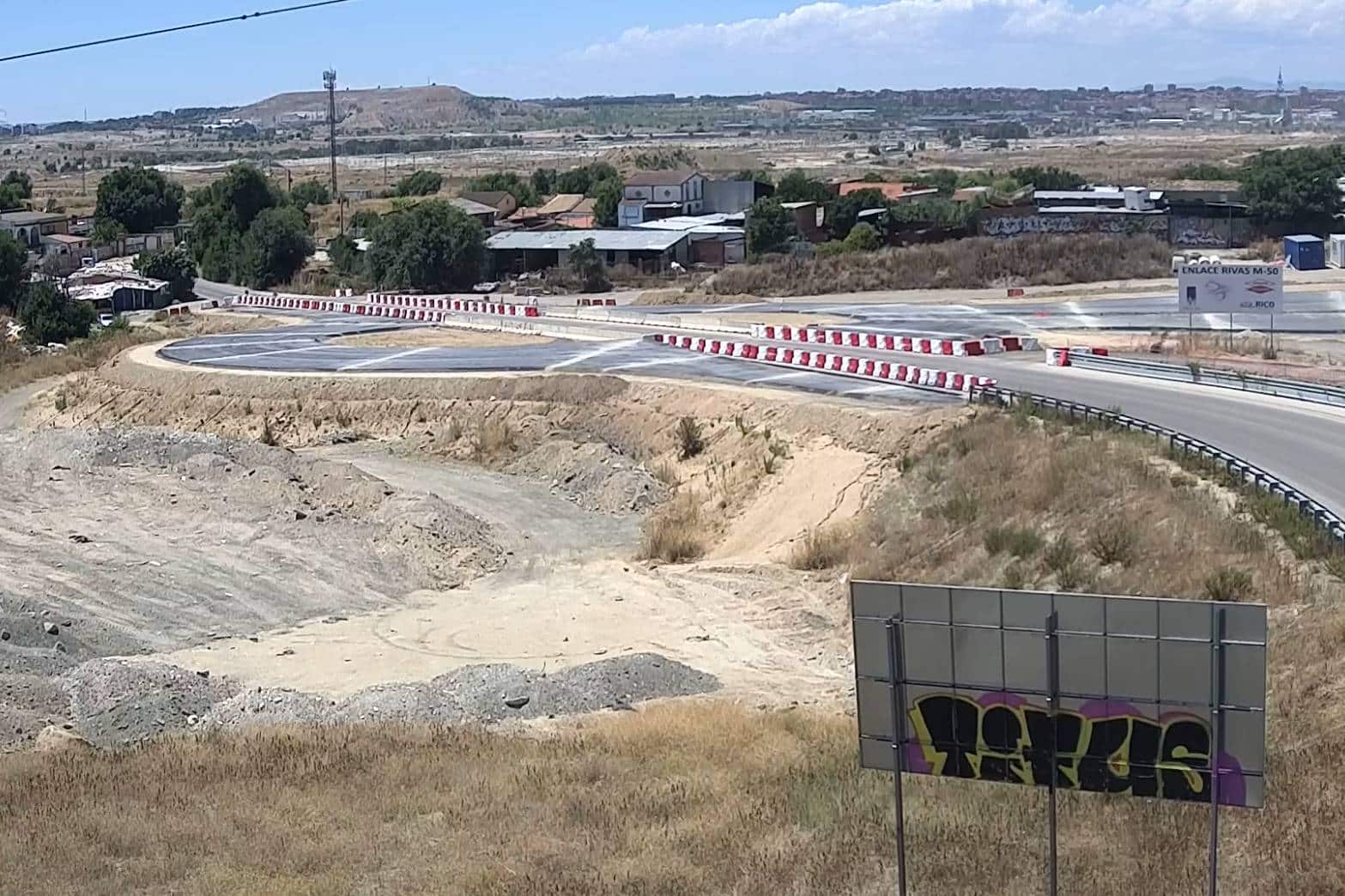 Nueva rotonda del enlace con la M-50 en la M-823