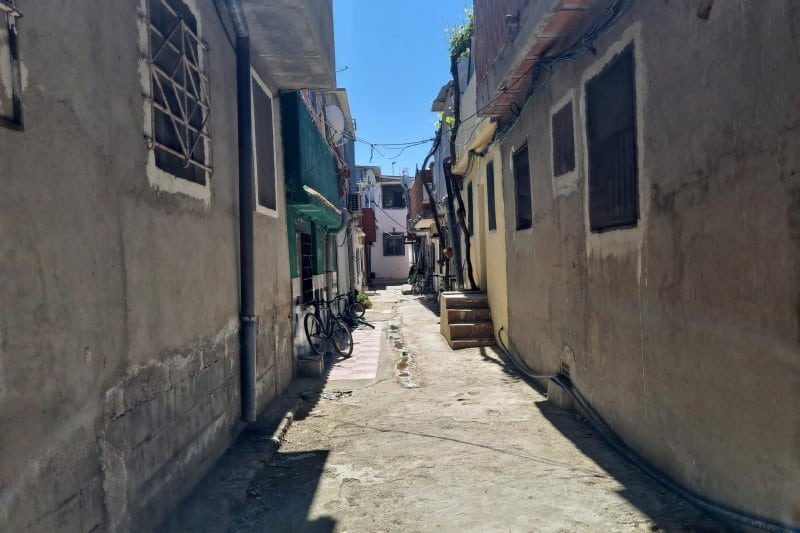 Una callejuela en la Cañada Real a su paso por Rivas Vaciamadrid