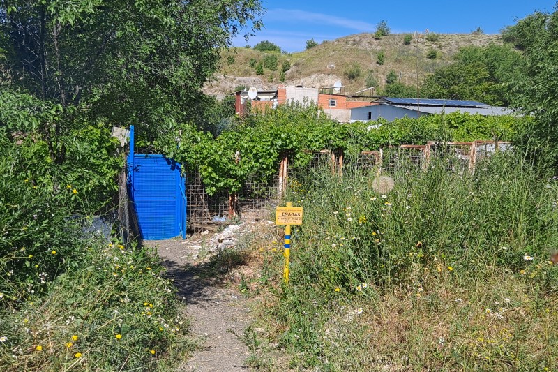 Edificaciones construidas en Cañada Real, sobre un gasoducto, a su paso por Rivas Vaciamadrid
