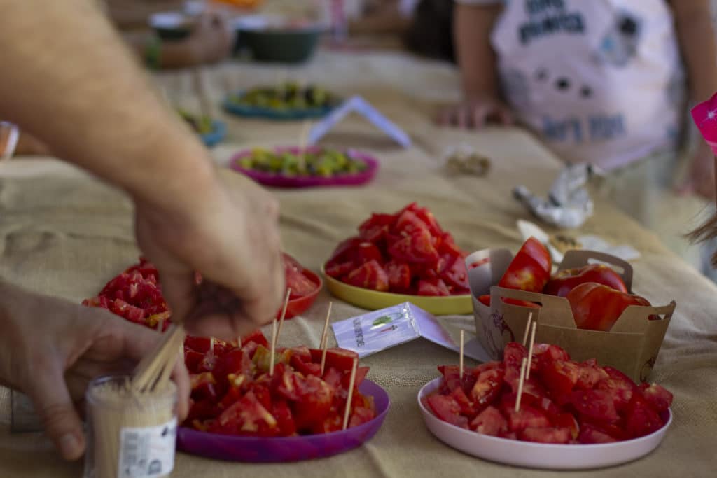 Cata de tomates en la Fiesta de la Agroecología (foto: Diario de Rivas)
