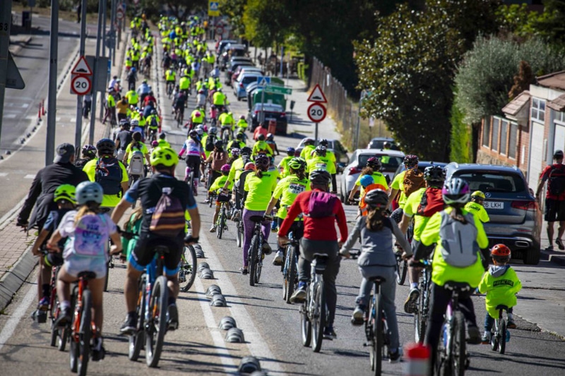 Pelotón en la Fiesta de la Bici (foto: Ayto. Rivas)