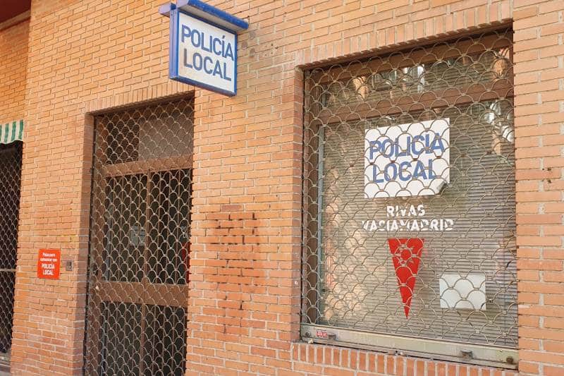 Local cerrado de la Policía Local en el barrio de Covibar