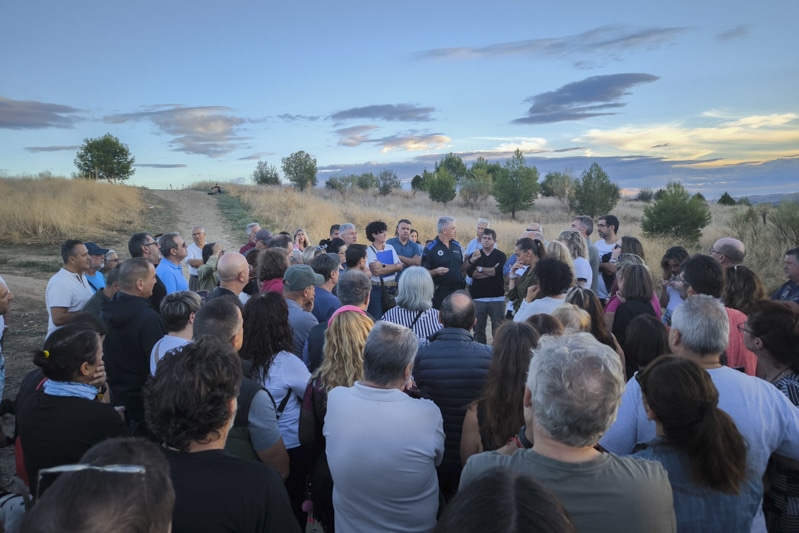 Vecinos del Casco y Ayuntamiento debaten sobre el nuevo parking de autocaravanas (foto: Diario de Rivas)