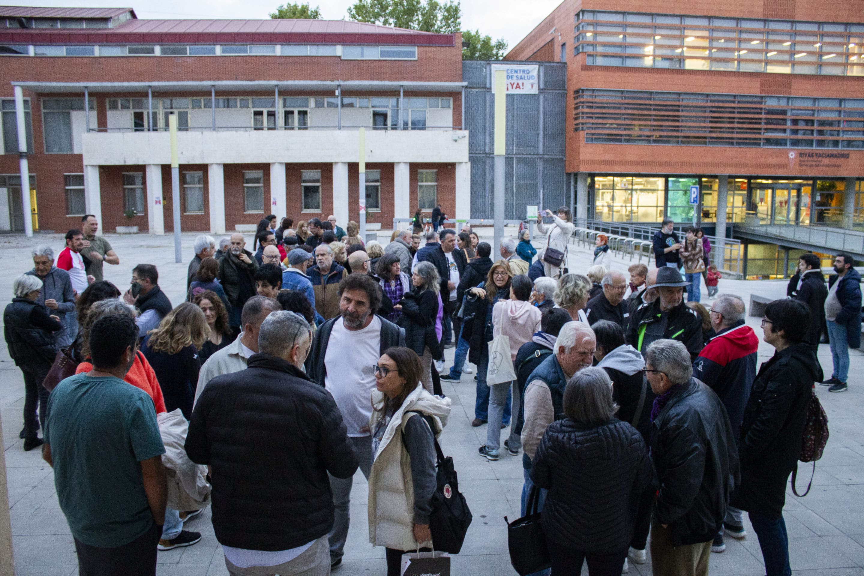 Concentración vecinal solidaria con los afectados por la DANA (foto: Diario de Rivas)
