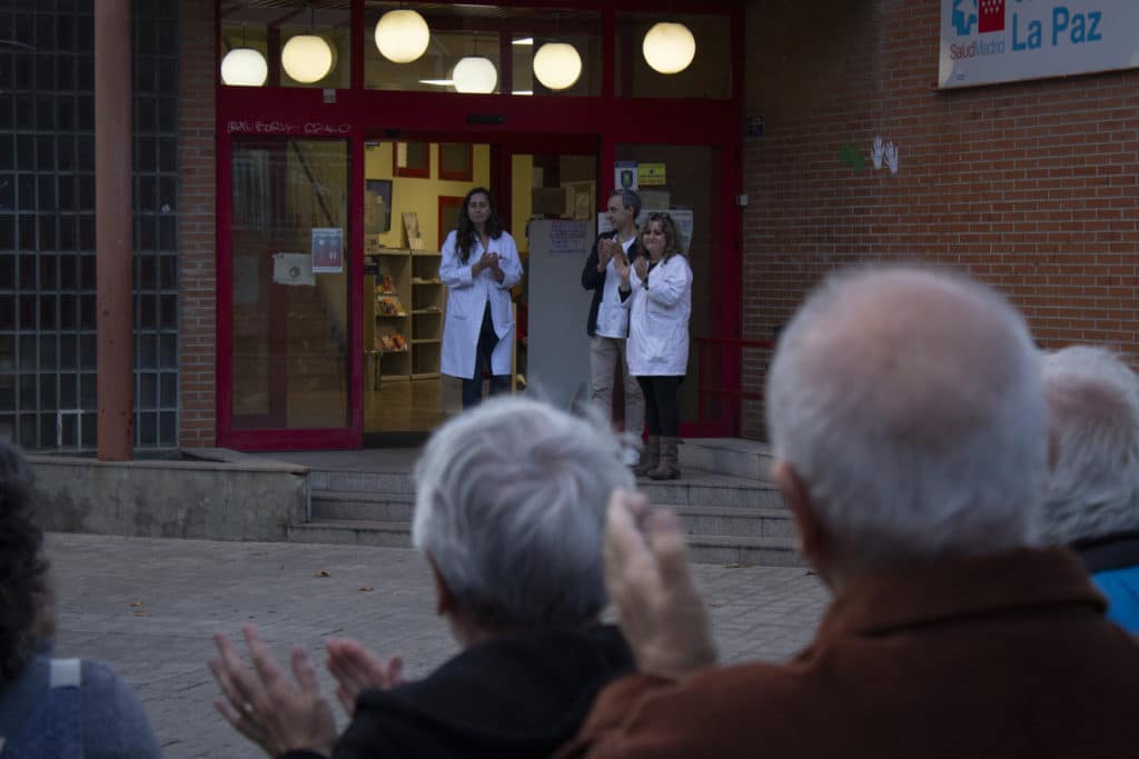 Los manifestantes aplauden al personal sanitario de Rivas (foto: Diario de Rivas)