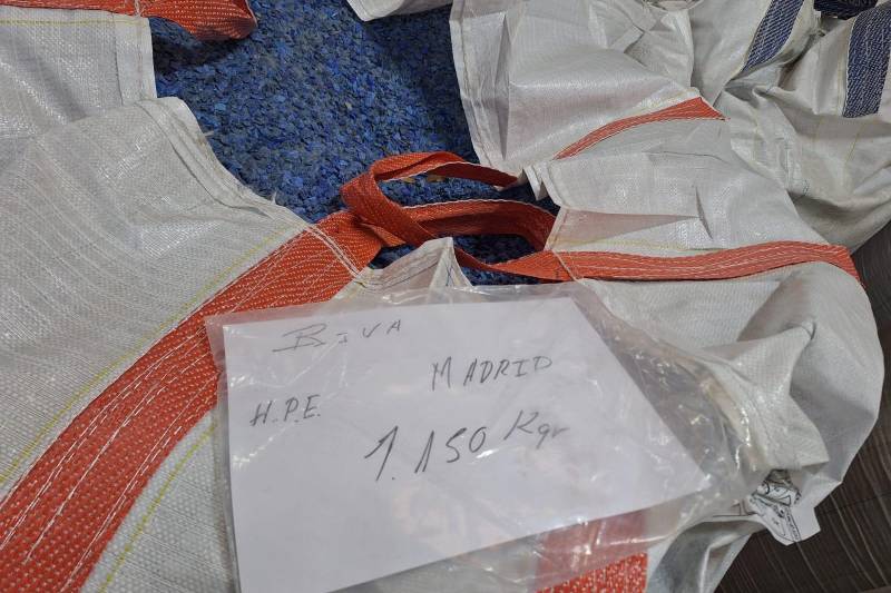 Detalle de los contenedores una vez triturados