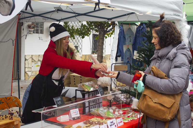 Venta de dulces en el Mercado de Navidad del Casco Antiguo (foto: Diario de Rivas)