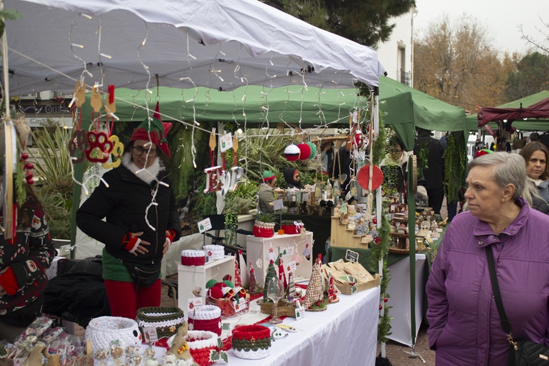Venta de decoraciones en el Mercado de Navidad del Casco Antiguo (foto: Diario de Rivas)