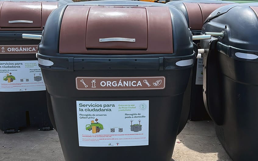 Contenedores marrones nuevos