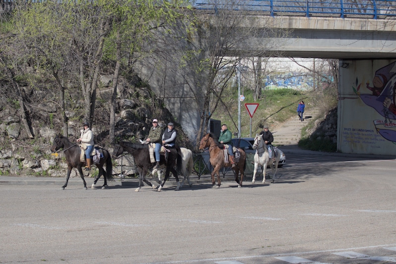 Los peregrinos entran a caballo en Rivas (foto: Diario de Rivas)