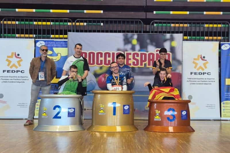 Ismael Muñoz, campeón de España de boccia para jóvenes, en el primer cajón del podio