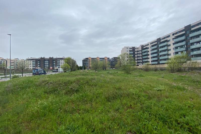 Parcela de la Comunidad de Madrid destinada a vivienda social en el barrio de La Luna