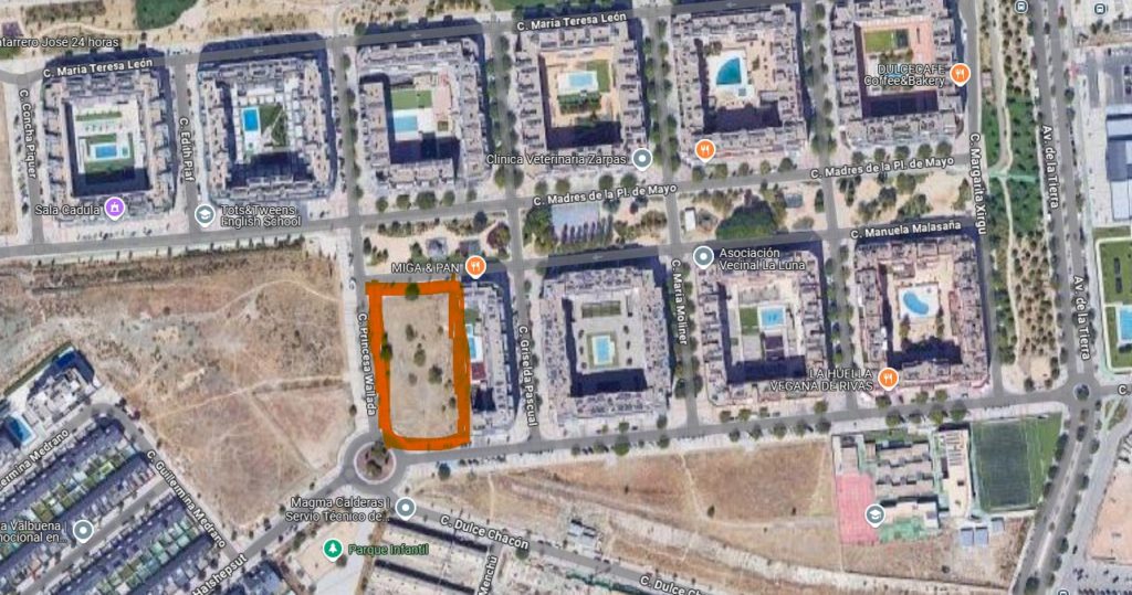 En naranja, la parcela destinada a las 136 viviendas de la AVS en el barrio de La Luna
