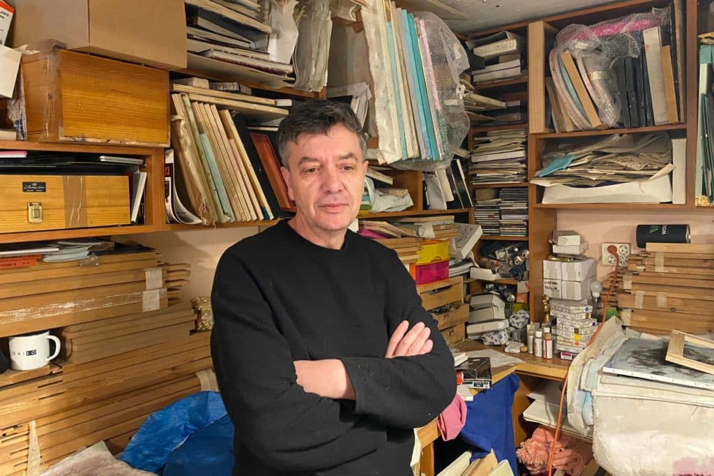 Juan Antonio Tinte en su taller en Rivas