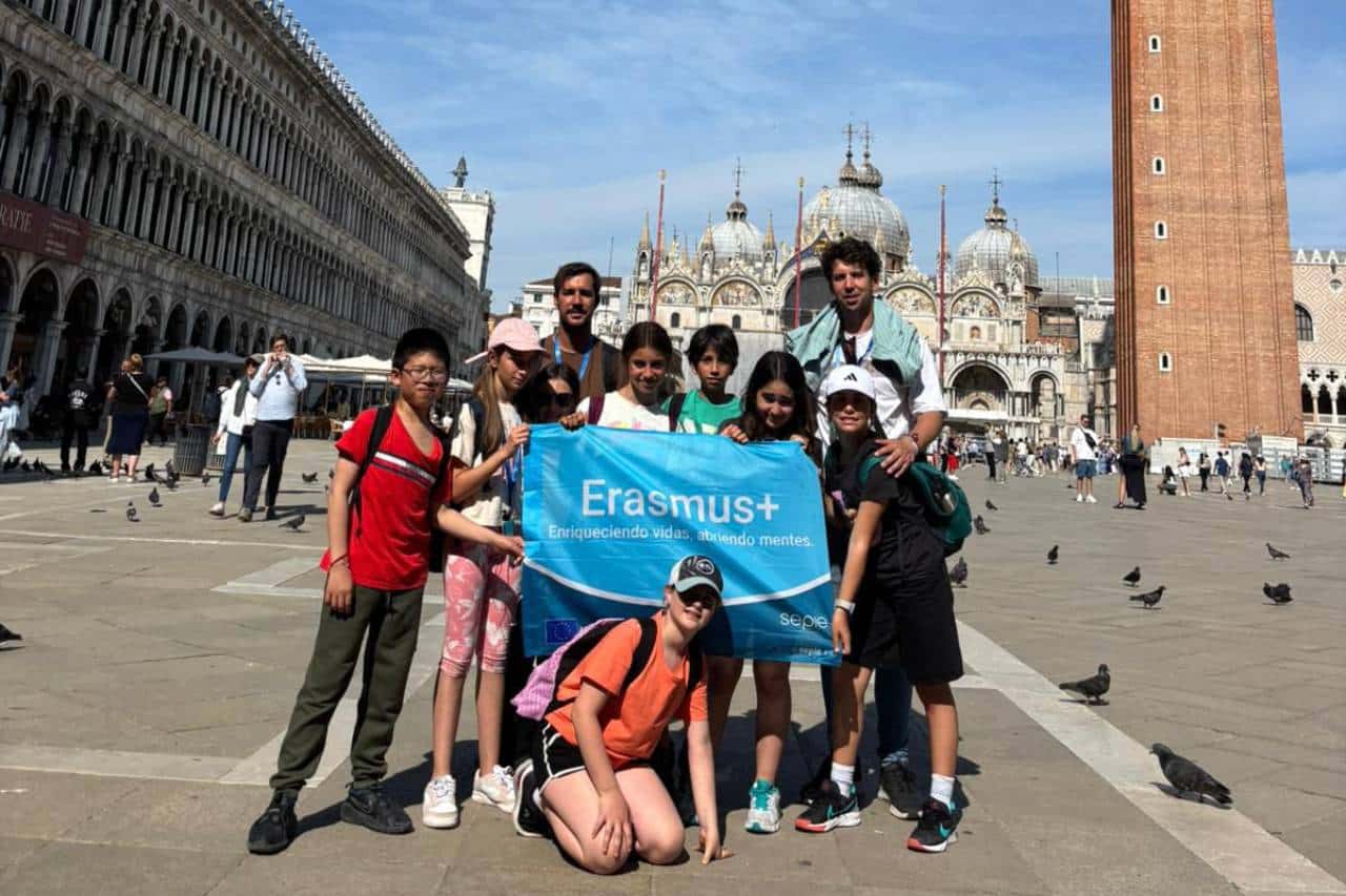 Alumnado del CEIPSO La Luna en Italia durante su viaje dentro del programa Erasmus+