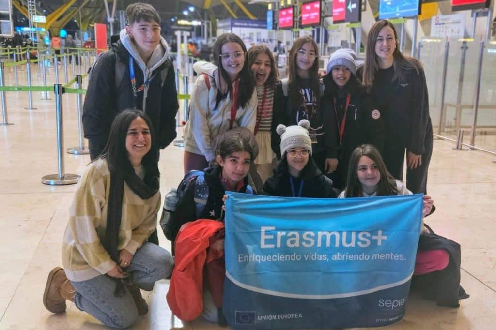 El grupo de alumnado y profesorado del CEIPSO La Luna que ha viajado a Praga dentro del programa Erasmus+