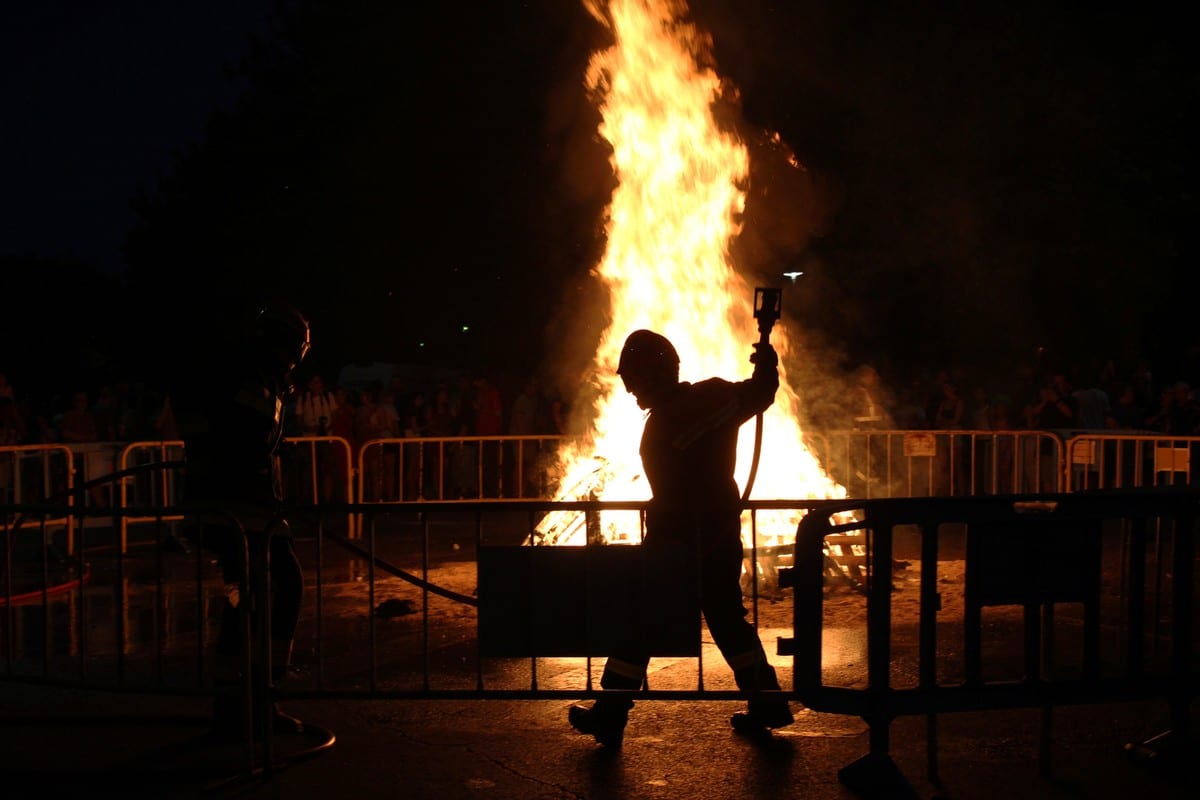 Hoguera de San Juan en las fiestas de Covibar (foto: Diario de Rivas)